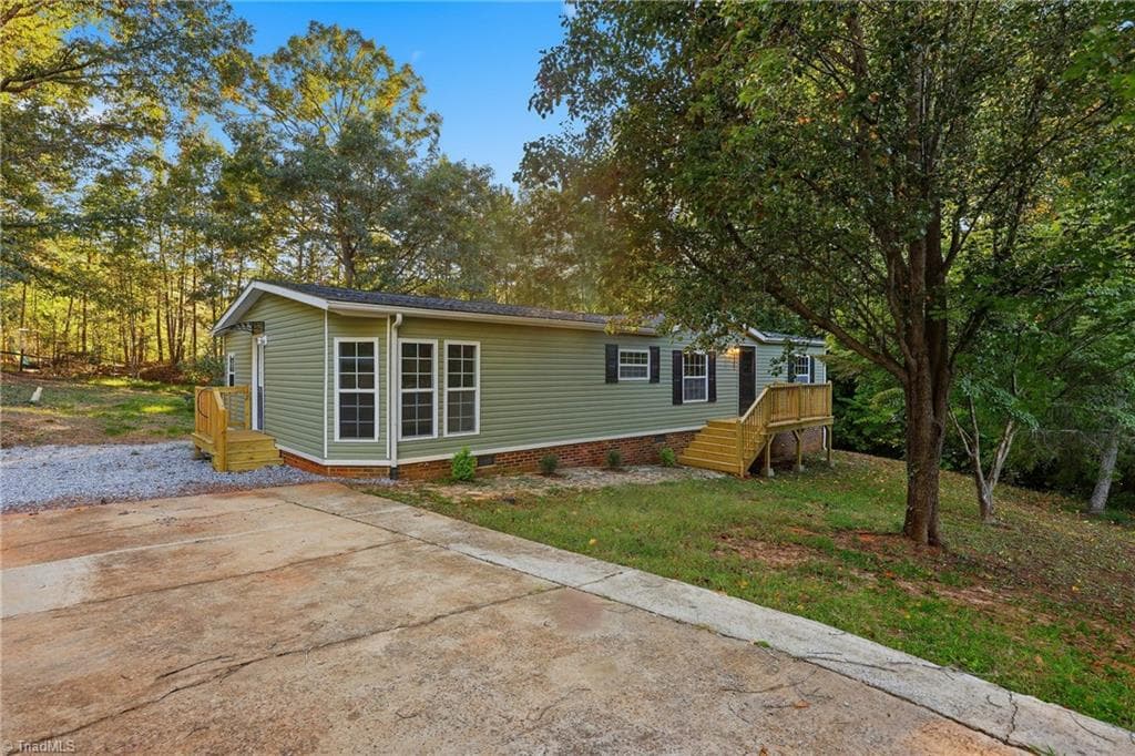 3363 Stony Brook Circle, Newton NC 28658