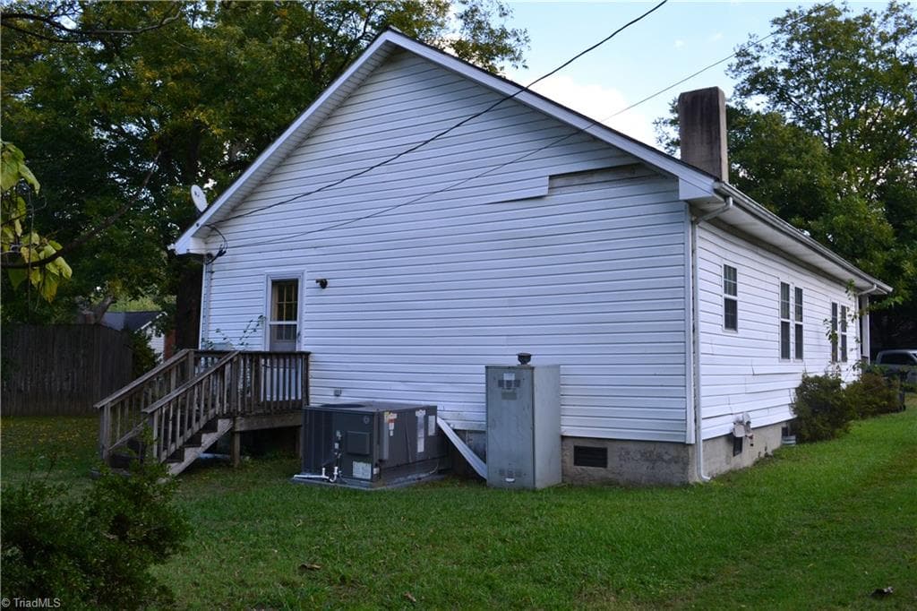 Stick/Site Built at 703 Everett Street, Burlington NC 27215, photo 18 of 21