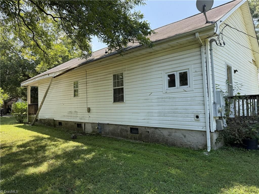 Stick/Site Built at 703 Everett Street, Burlington NC 27215, photo 19 of 21
