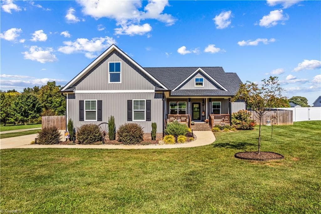124 Tranquility Lane, Harmony NC 28634