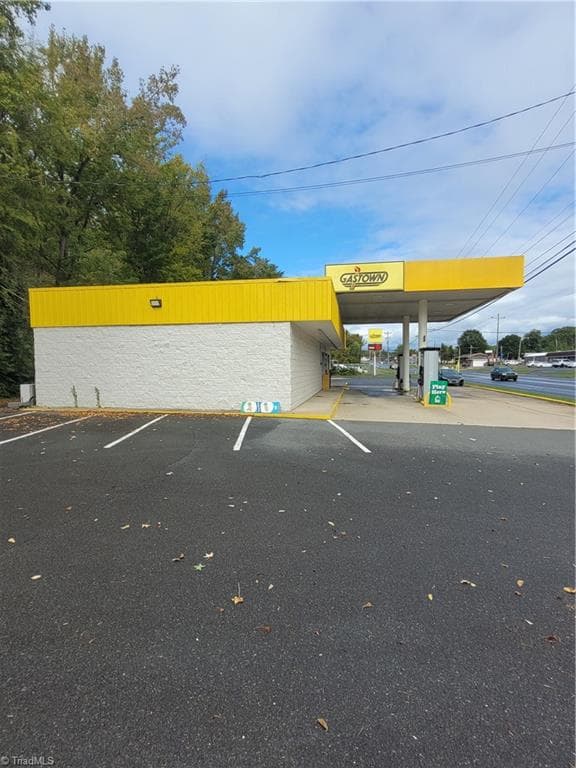 Retail at 1607 US Highway 52 N, Albemarle NC 28001, photo 8 of 8