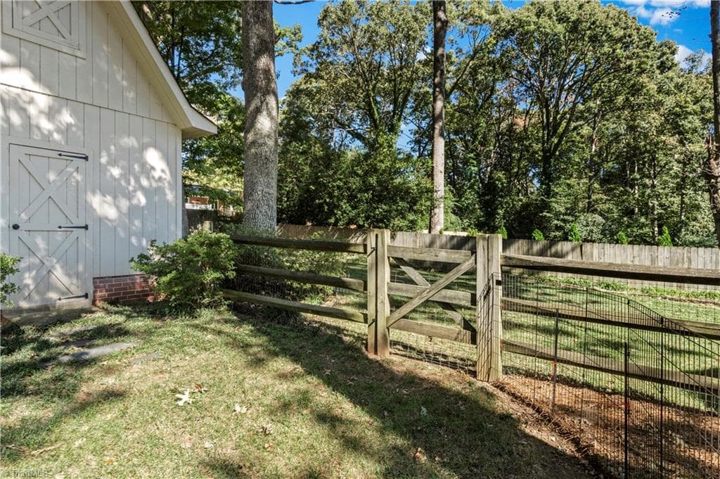 Stick/Site Built at 1236 Huntingdon Road, Winston-Salem NC 27104, photo 32 of 35