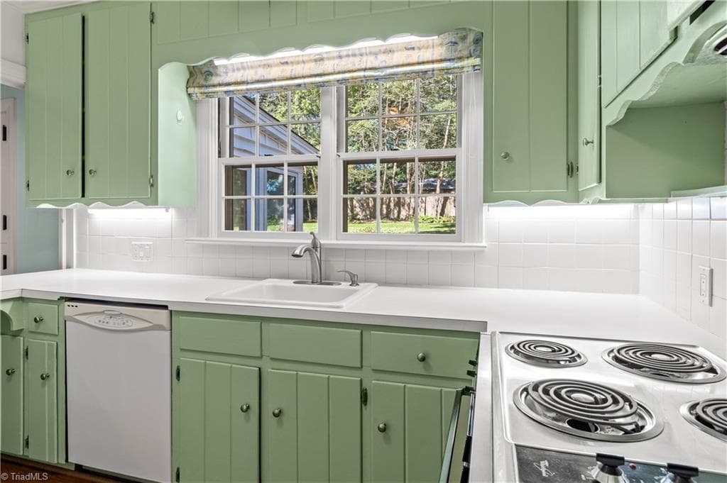 Stick/Site Built at 1236 Huntingdon Road, Winston-Salem NC 27104, photo 10 of 35