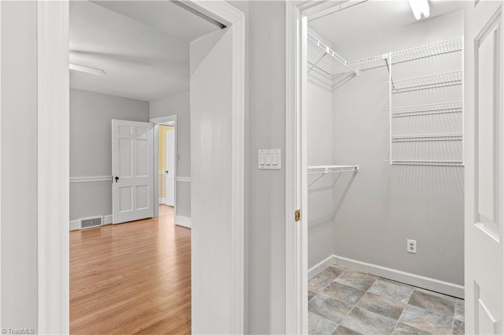Stick/Site Built at 1236 Huntingdon Road, Winston-Salem NC 27104, photo 18 of 35
