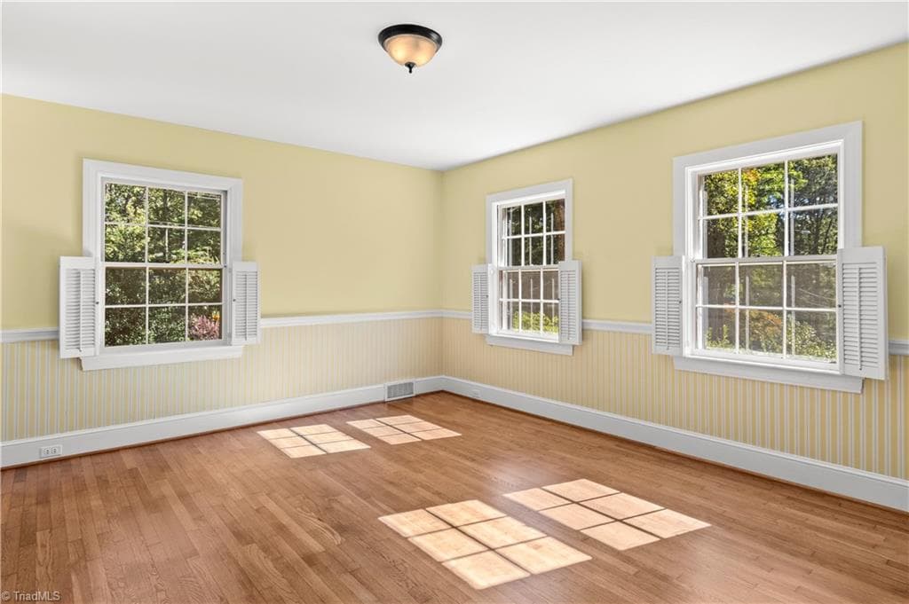 Stick/Site Built at 1236 Huntingdon Road, Winston-Salem NC 27104, photo 19 of 35