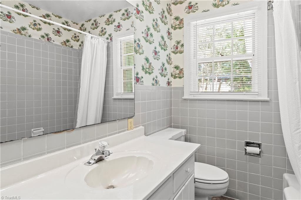 Stick/Site Built at 1236 Huntingdon Road, Winston-Salem NC 27104, photo 21 of 35