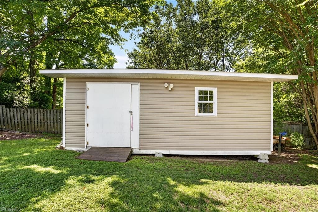 Stick/Site Built at 5805 Edgebrook Court, Jamestown NC 27282, photo 46 of 48