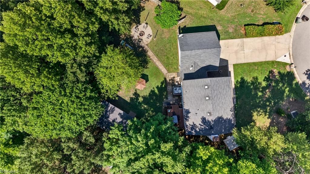 Stick/Site Built at 5805 Edgebrook Court, Jamestown NC 27282, photo 12 of 48