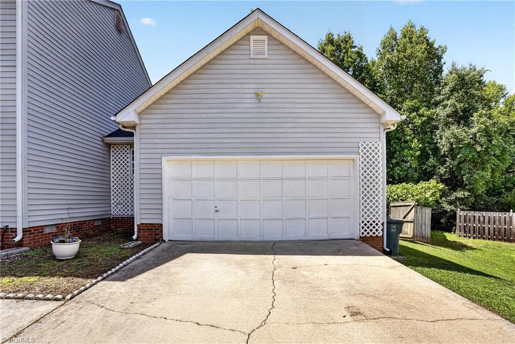 Stick/Site Built at 5805 Edgebrook Court, Jamestown NC 27282, photo 32 of 48