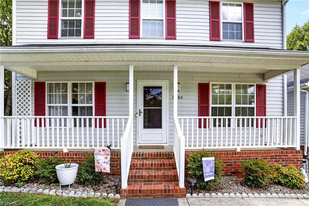 Stick/Site Built at 5805 Edgebrook Court, Jamestown NC 27282, photo 15 of 48