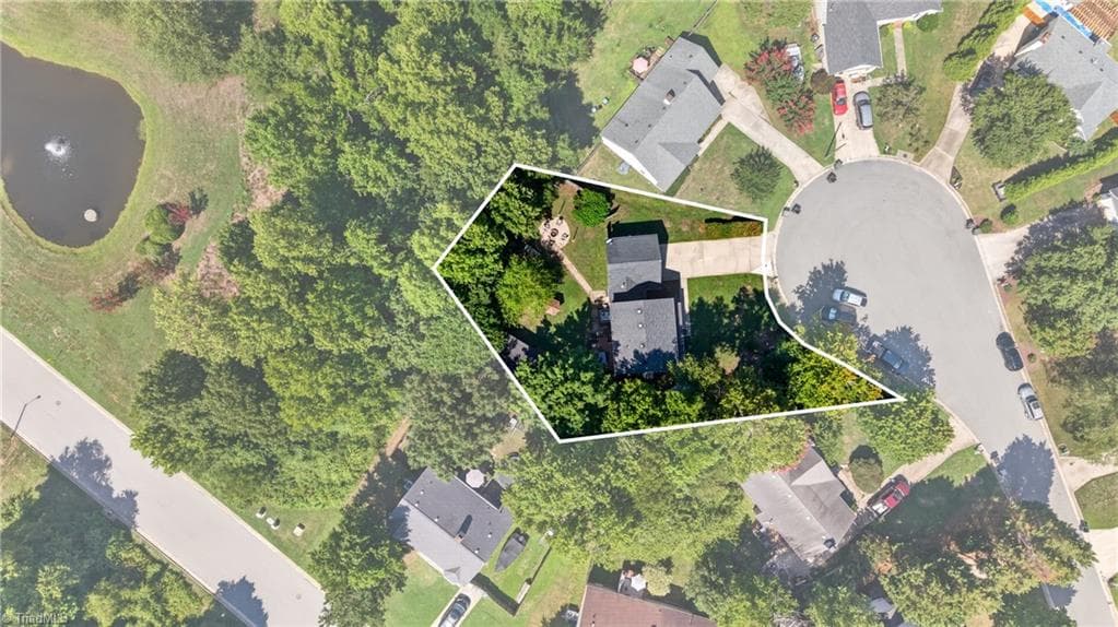 Stick/Site Built at 5805 Edgebrook Court, Jamestown NC 27282, photo 4 of 48