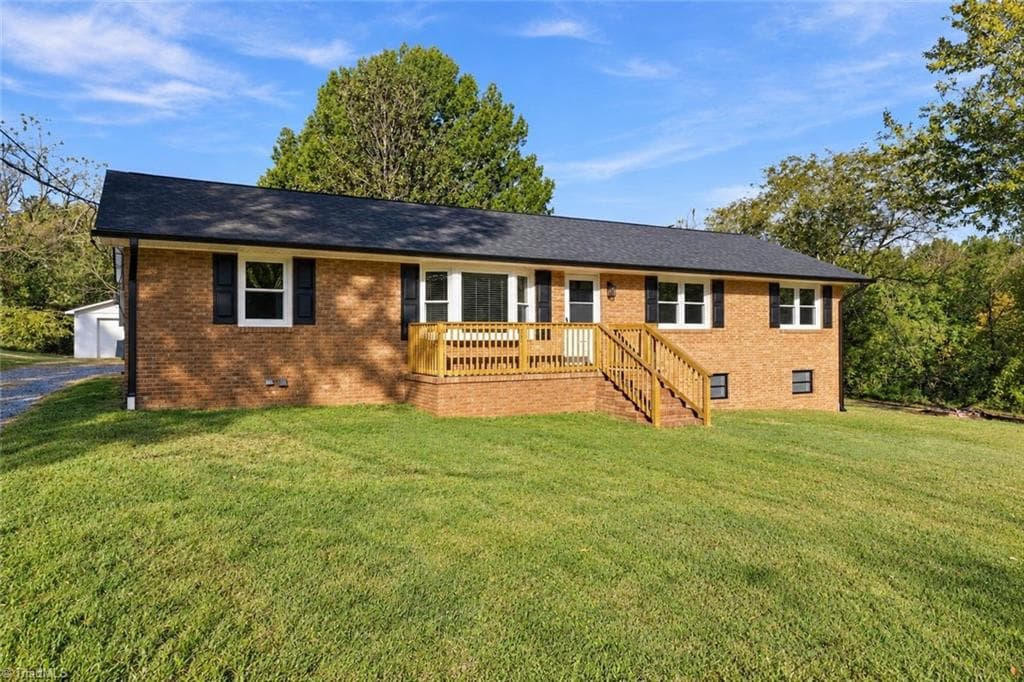 5500 Fieldswood Drive, Greensboro NC 27406