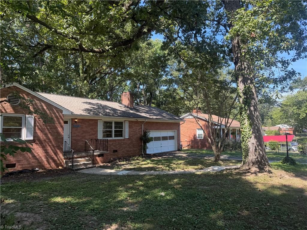 Stick/Site Built at 2727 Catherine Drive, Burlington NC 27215, photo 2 of 19