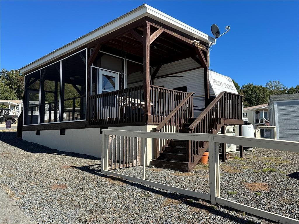 Manufactured Home at 155 Grand View Drive, New London NC 28127, photo 3 of 50