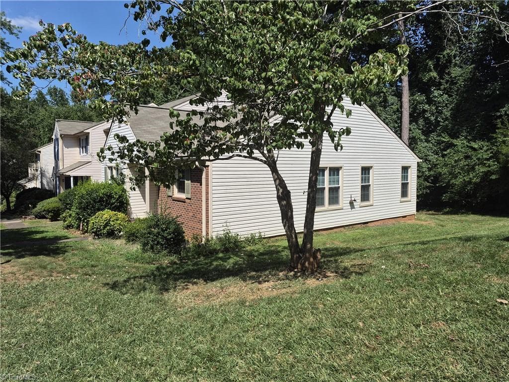 Stick/Site Built at 2732 Windy Crossing, Winston-Salem NC 27127, photo 2 of 4