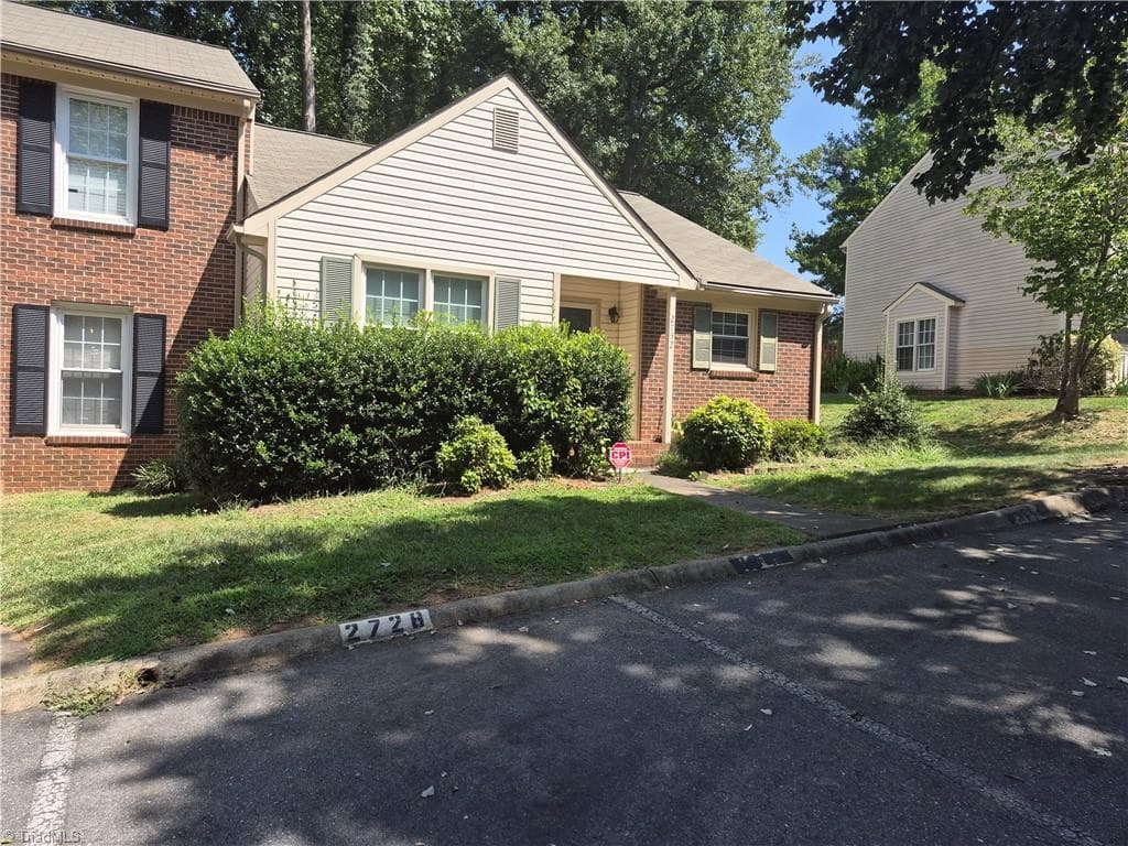 Stick/Site Built at 2732 Windy Crossing, Winston-Salem NC 27127, photo 4 of 4