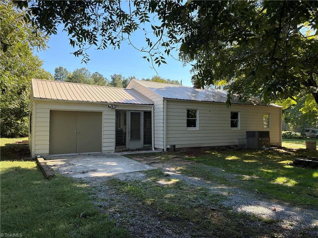 Stick/Site Built at 3511 Helmstetler Road, Lexington NC 27295, photo 5 of 21