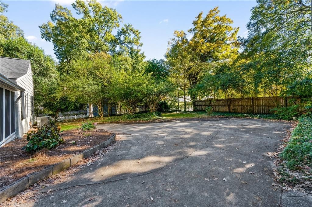 Stick/Site Built at 507 Otteray Avenue, High Point NC 27262, photo 32 of 39