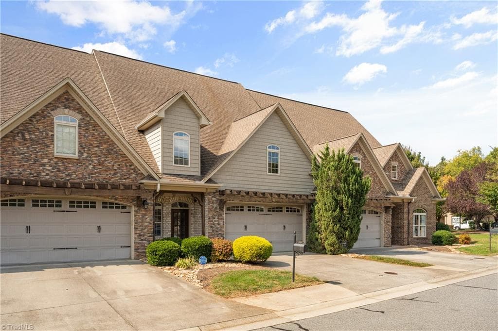 Stick/Site Built at 1468 Neville Gardens Lane, Winston-Salem NC 27103, photo 2 of 31
