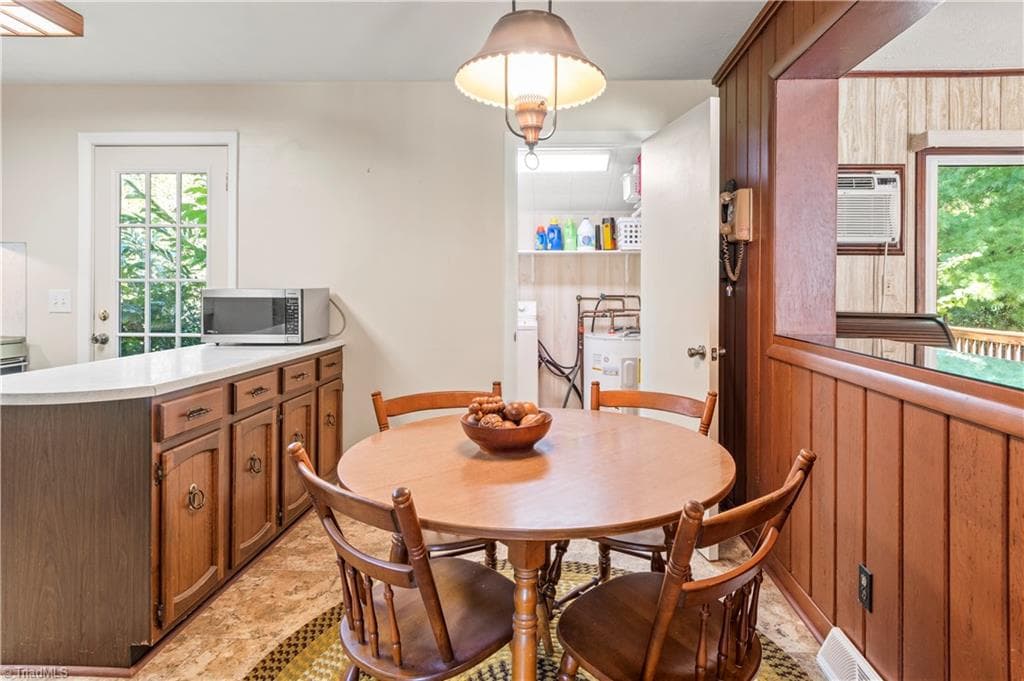 Stick/Site Built at 3797 Sandalwood Lane, Winston-Salem NC 27106, photo 9 of 28