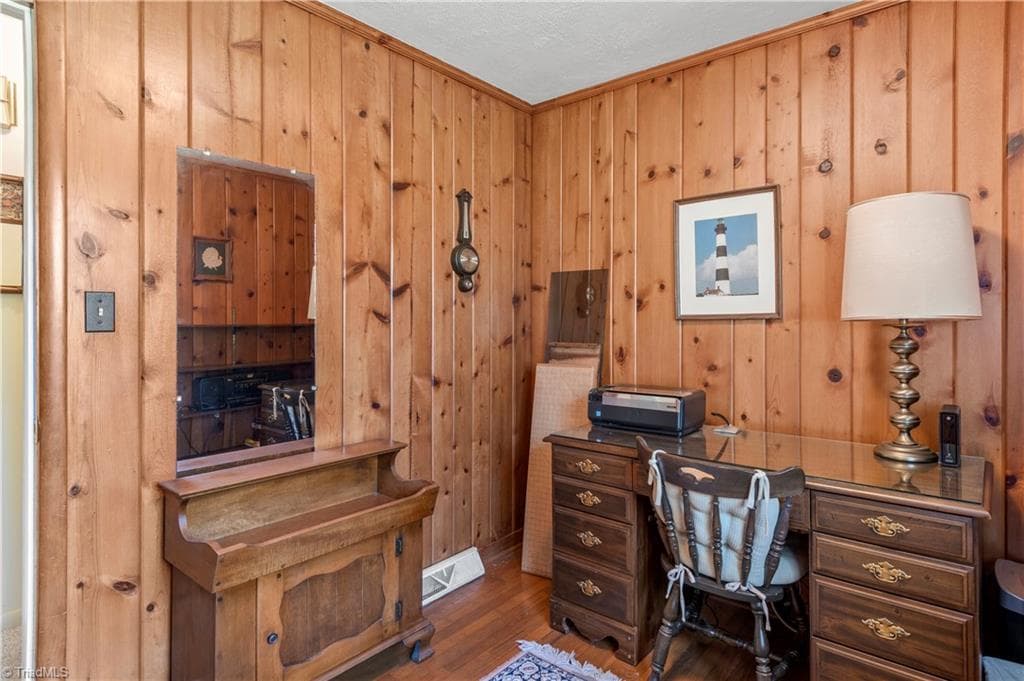 Stick/Site Built at 3797 Sandalwood Lane, Winston-Salem NC 27106, photo 19 of 28