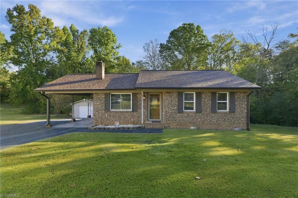 8904 Ridge Forest Lane, Oak Ridge NC 27310