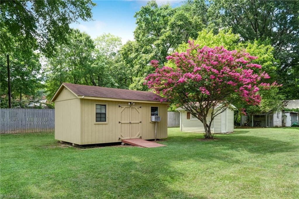 Stick/Site Built at 1106 Walnut Street, Reidsville NC 27320, photo 12 of 44