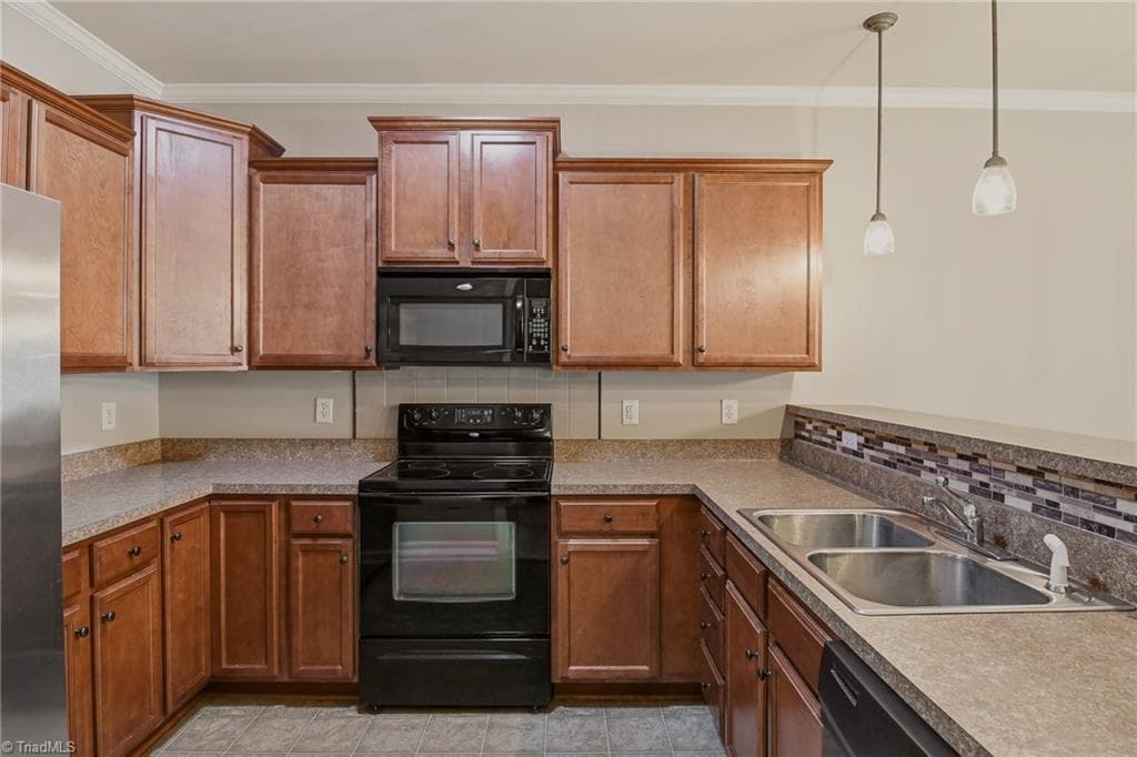Stick/Site Built at 3462 Limestone Court, High Point NC 27265, photo 9 of 31