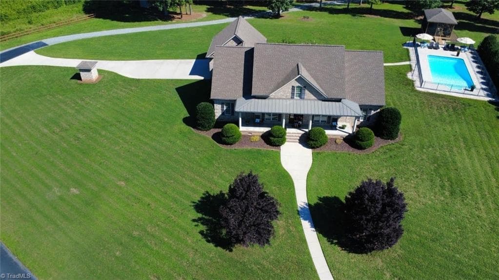 Stick/Site Built at 2957 Doris Drive, Burlington NC 27217, photo 2 of 38