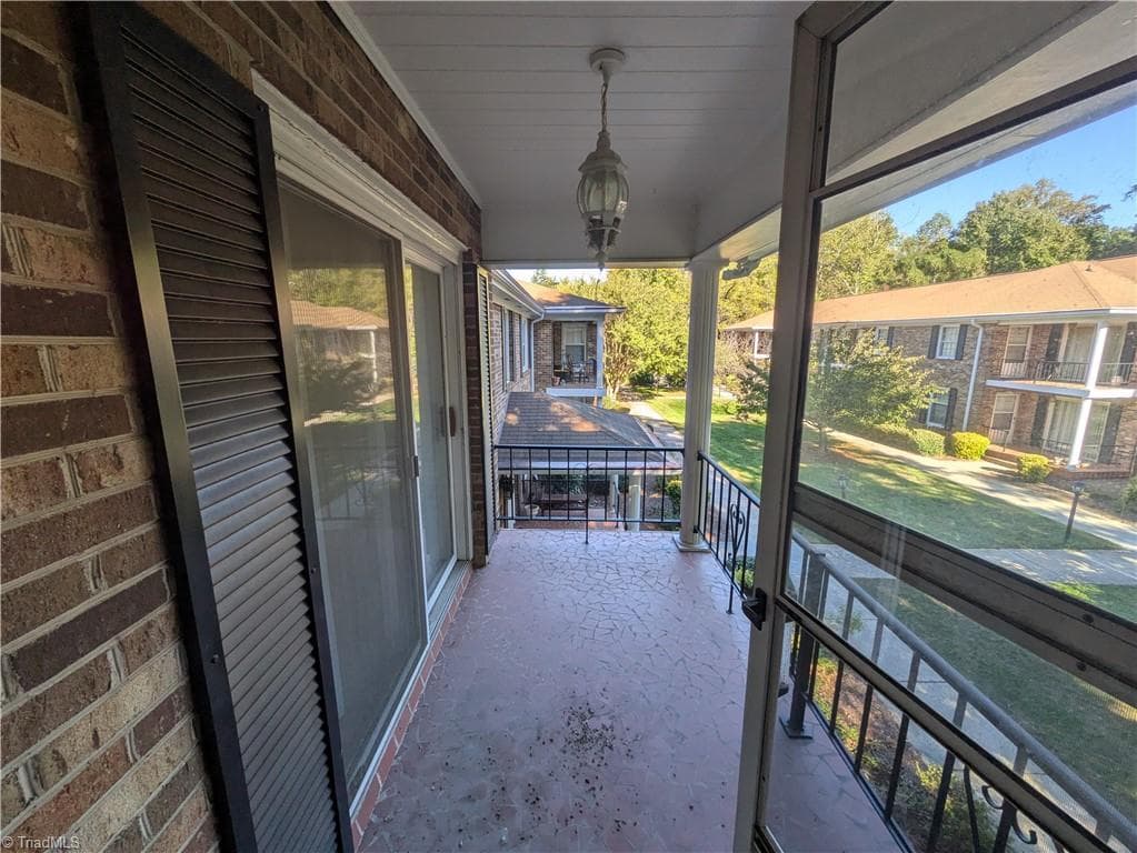 Condo/Townhouse at 2707 Reynolda Road # C3, Winston-Salem NC 27106, photo 14 of 17