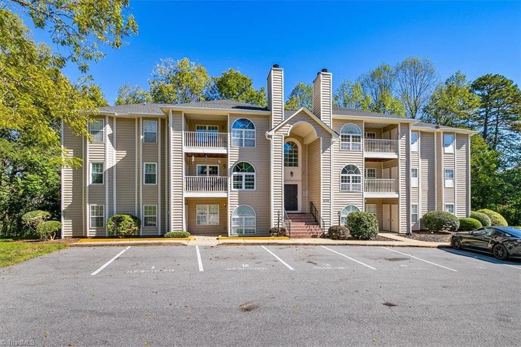 Stick/Site Built at 6704 W Friendly Avenue # 4E, Greensboro NC 27410, photo 2 of 36