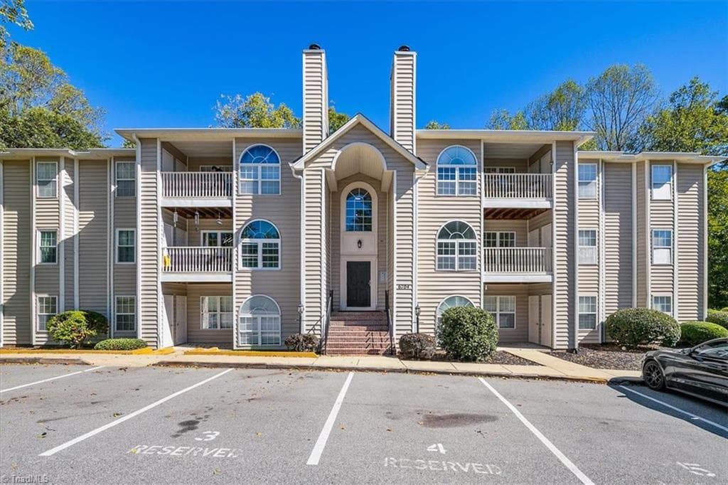 Stick/Site Built at 6704 W Friendly Avenue # 4E, Greensboro NC 27410, photo 4 of 36