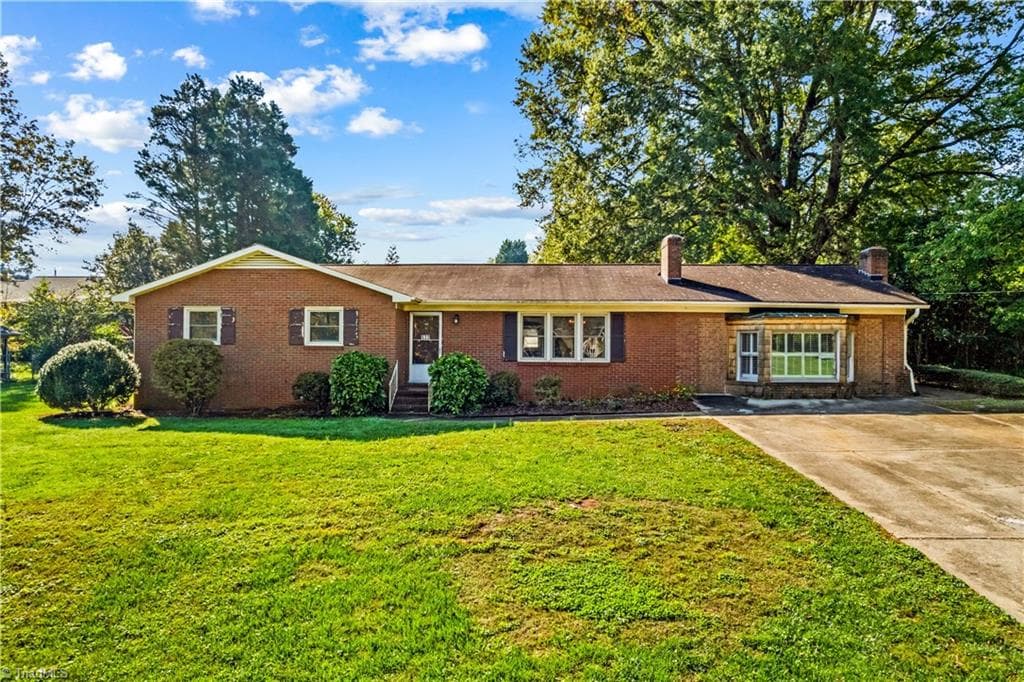 522 Carolina Avenue N, Statesville NC 28677