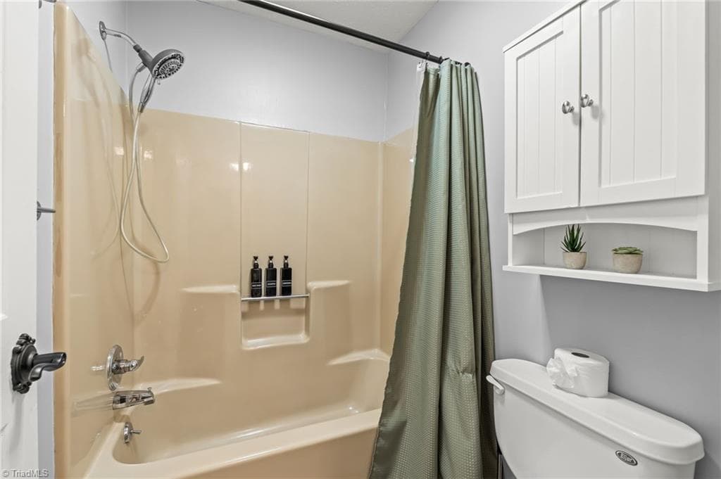 Stick/Site Built at 892 S Ridge Court, Winston-Salem NC 27107, photo 19 of 29