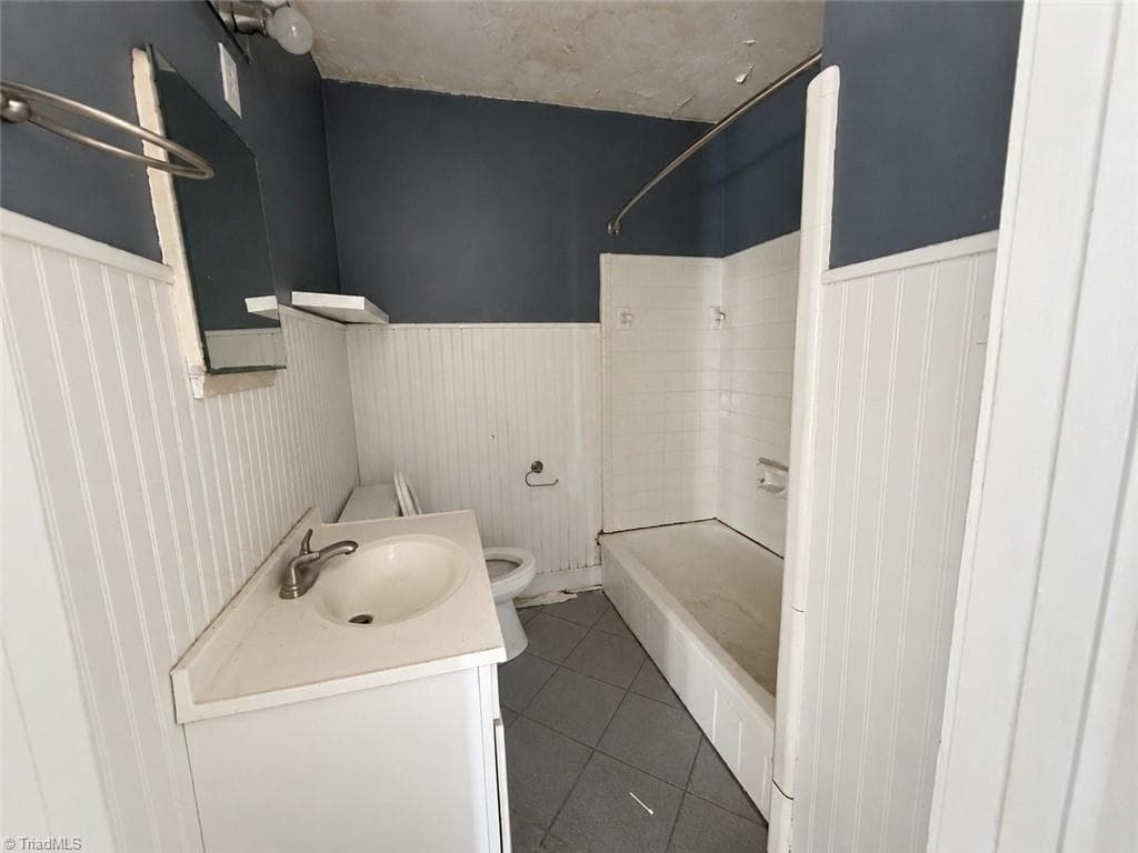 Stick/Site Built at 711 Magnolia Street, Winston-Salem NC 27103, photo 7 of 13