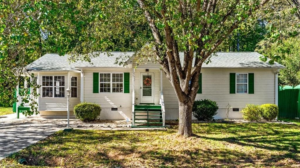 3816 Spring Branch Drive, Winston-Salem NC 27107