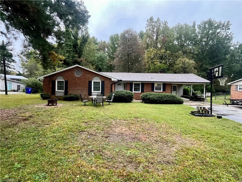 7309 Davis Country Road, Randleman NC 27317