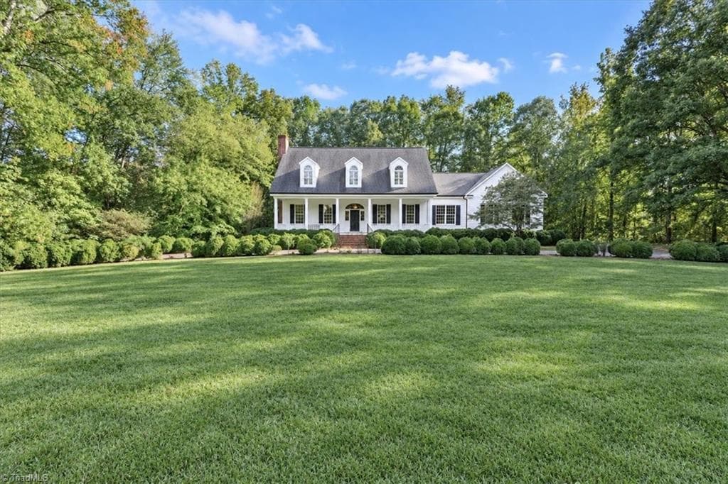 Stick/Site Built at 3230 Broadmoor Drive, Statesville NC 28625, photo 2 of 47