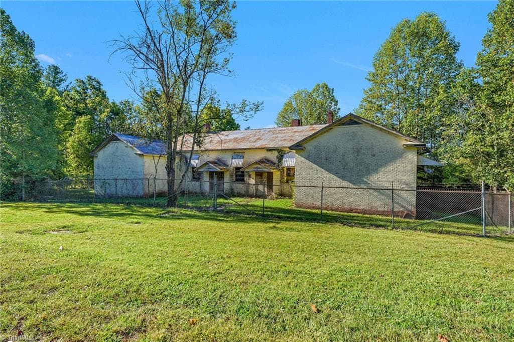 2252 Boomer Road, Boomer NC 28606