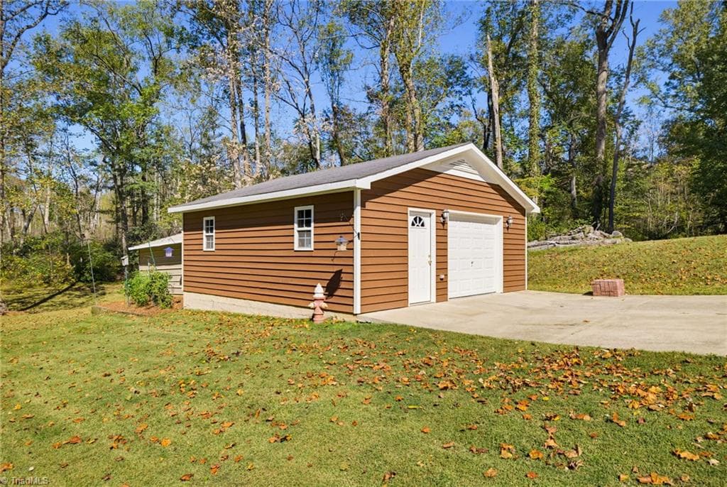 Stick/Site Built at 4013 Carriage House Circle, Trinity NC 27370, photo 46 of 47
