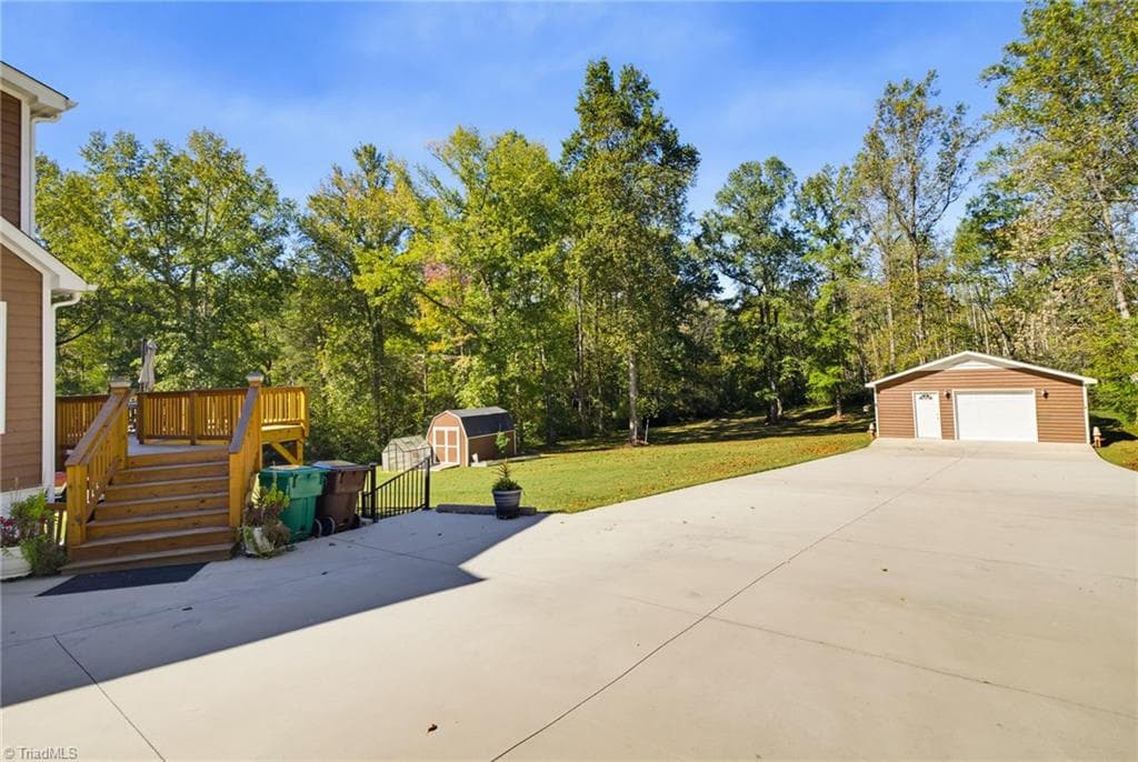 Stick/Site Built at 4013 Carriage House Circle, Trinity NC 27370, photo 45 of 47
