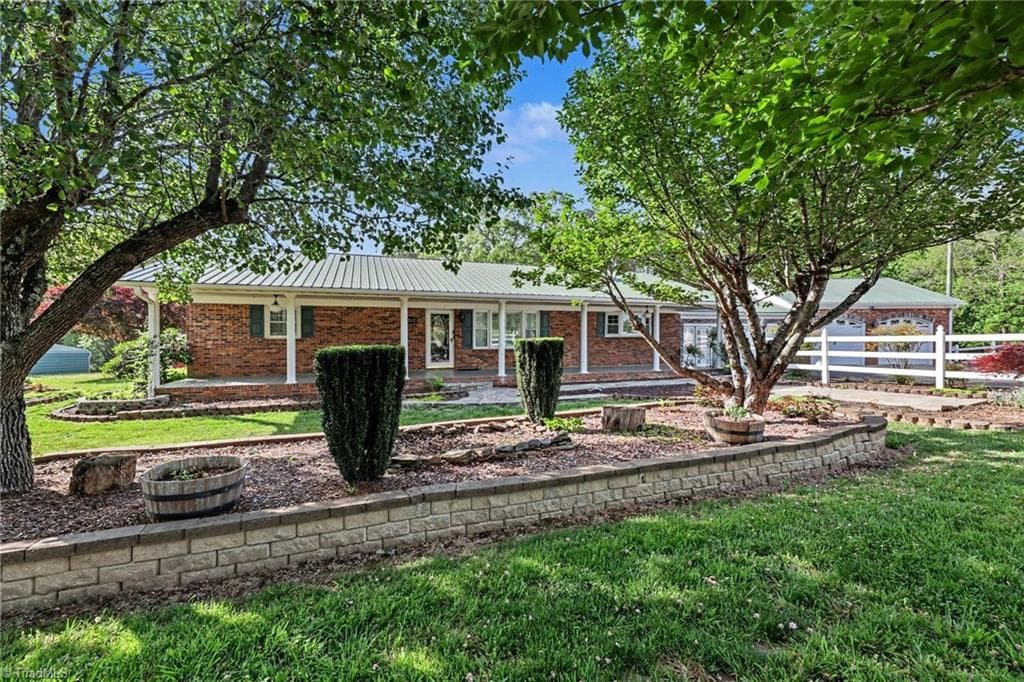 1362 US Highway 311 N, Walnut Cove NC 27052