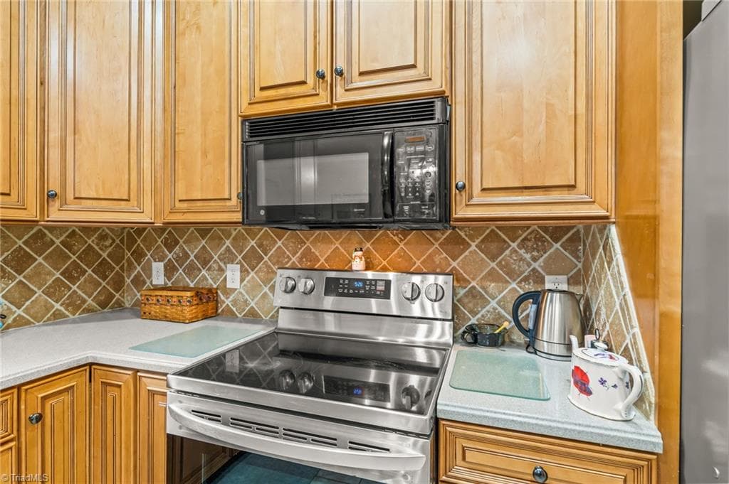 Stick/Site Built at 2366 Addison Boulevard, High Point NC 27262, photo 11 of 38