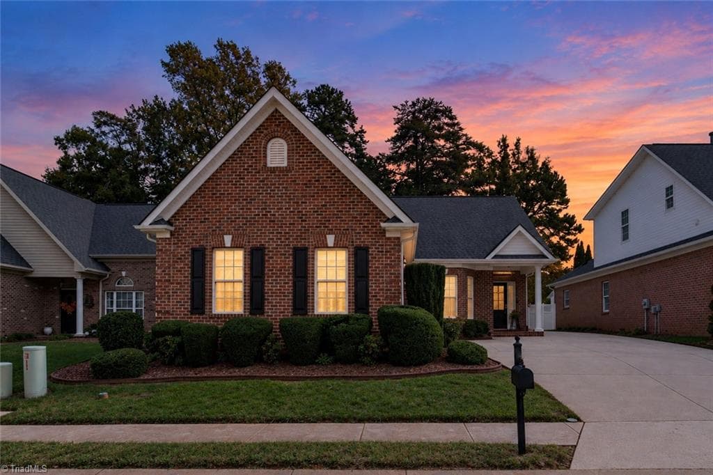 5933 Kenville Green Circle, Kernersville NC 27284