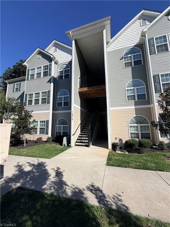 2606 Pennoak Way # L, Greensboro NC 27407