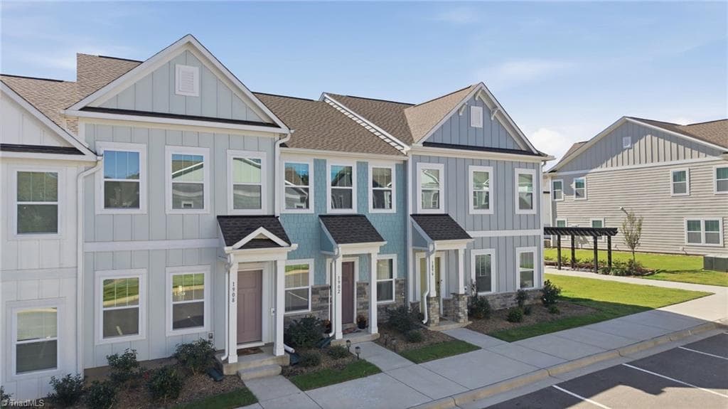 Stick/Site Built at 1902 Ardmore Commons Drive, Winston-Salem NC 27103, photo 11 of 39