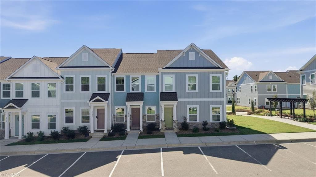 Stick/Site Built at 1902 Ardmore Commons Drive, Winston-Salem NC 27103, photo 35 of 39