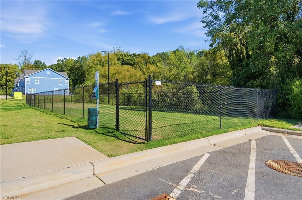 Stick/Site Built at 1902 Ardmore Commons Drive, Winston-Salem NC 27103, photo 8 of 39