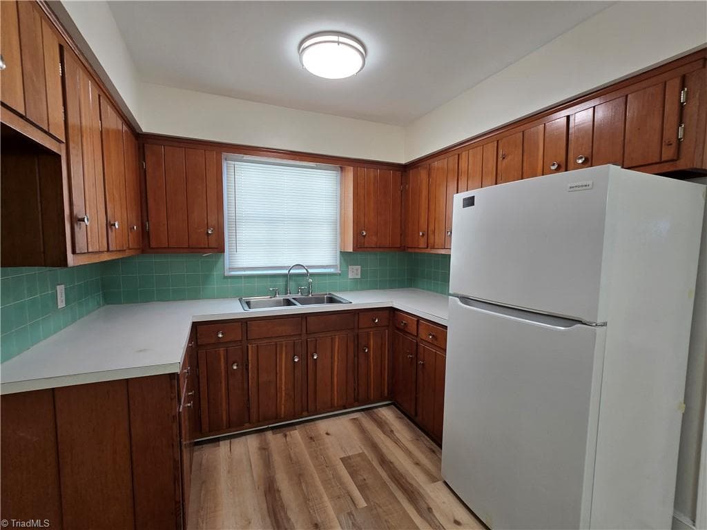 Duplex at 228 N Sunset Drive, Winston-Salem NC 27101, photo 7 of 19