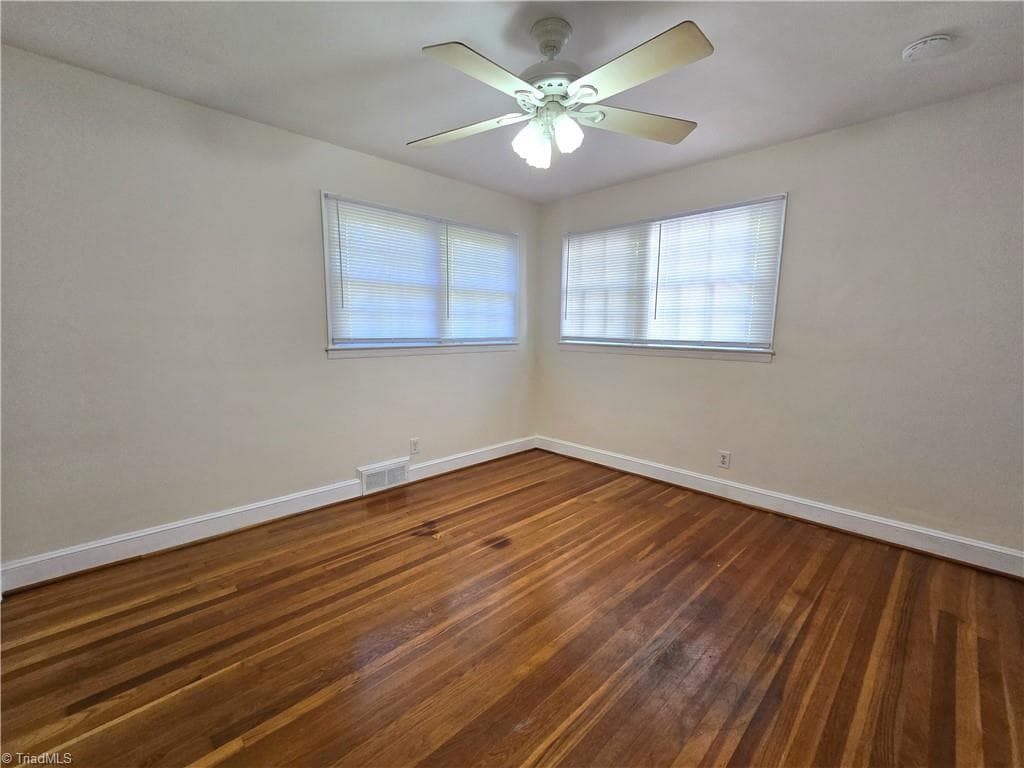 Duplex at 228 N Sunset Drive, Winston-Salem NC 27101, photo 8 of 19